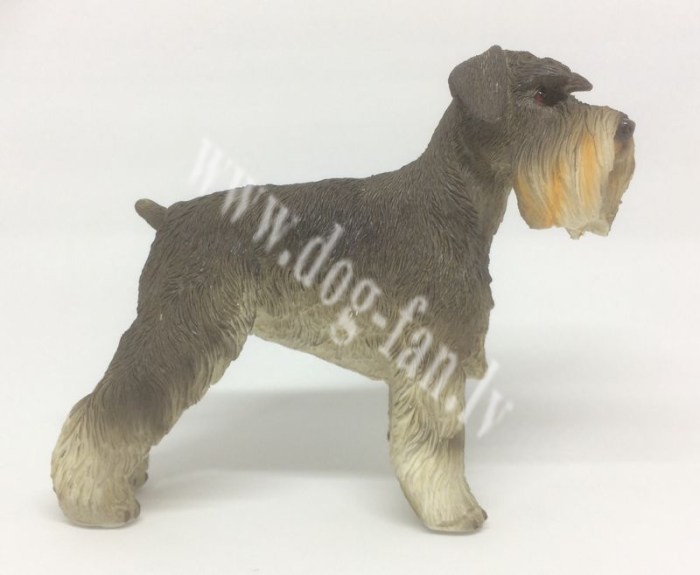 Schnauzer_figurine_1-UM copy